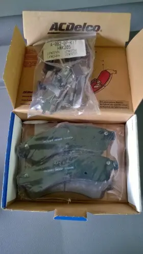 Acdelco 19142860 Nos Front Brake Pads Trailblazer Envoy Ssr Rainier