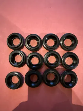 319551 Carlson 1993-1988 Buick Regal Chevy Oldsmobile Rear Pads Rubber Bushings