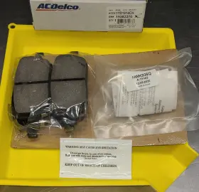 17d1914ch Gm Oem Acdelco 19382270 Ceramic Rear Disc Brake Pad Set